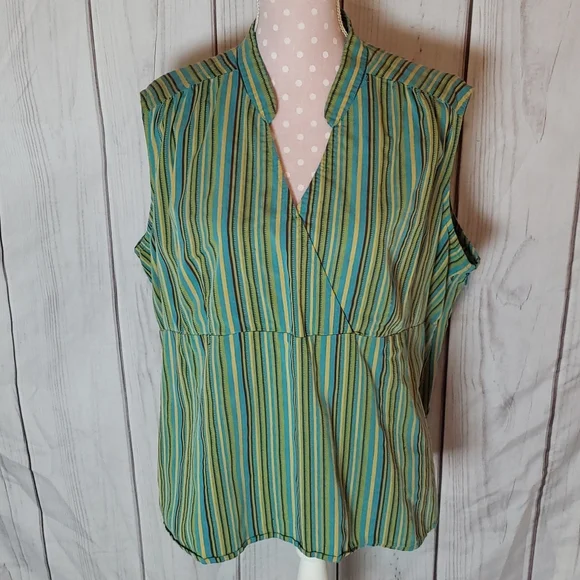 Beautiful stripe top - Picture 1 of 5